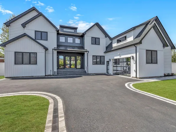 14 South Street, West Islip, NY 11795