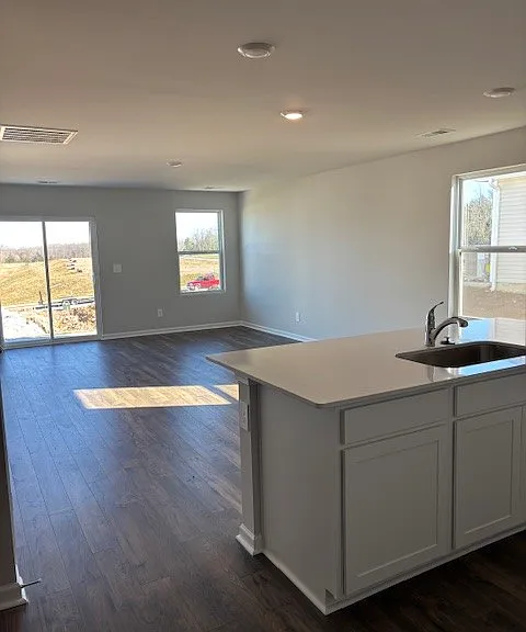 1405 Prescott Ln — Photo 5