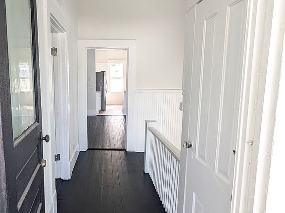 4th image of 406 4th St E