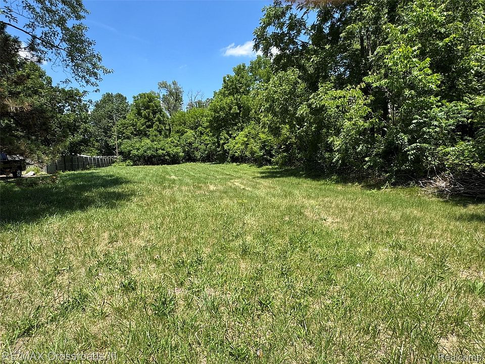 1st image of 739 Savage Rd