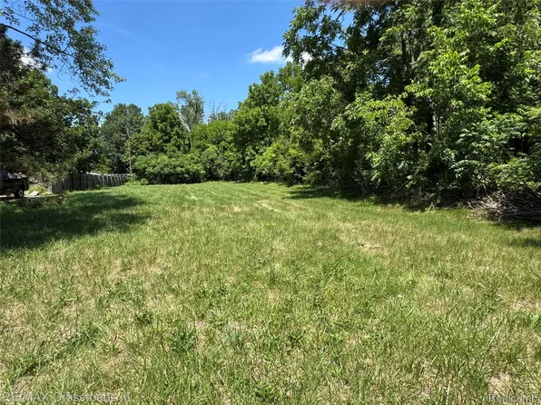 739 Savage Rd, Van Buren Township, MI 48111