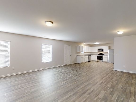 2nd image of 251 Mariposa Ln