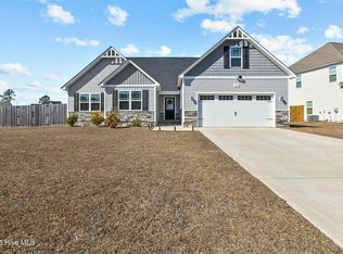 601 Coral Reef Ct, Sneads Ferry, NC 28460