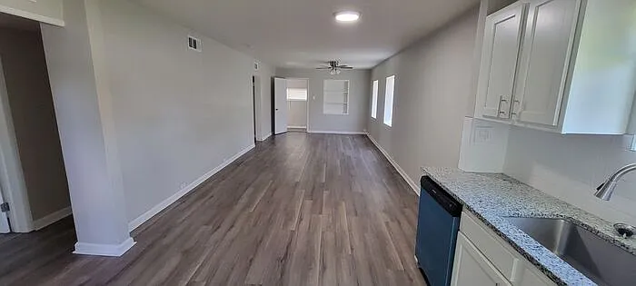 4449 N Jackson Ave — Photo 4