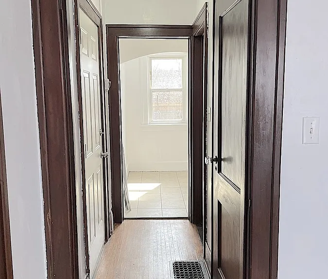 359 Hanna St W #2 — Photo 4