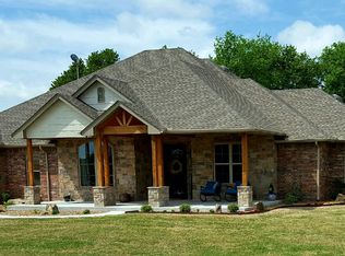 184 Royal Oaks Ln, Ardmore, OK 73401