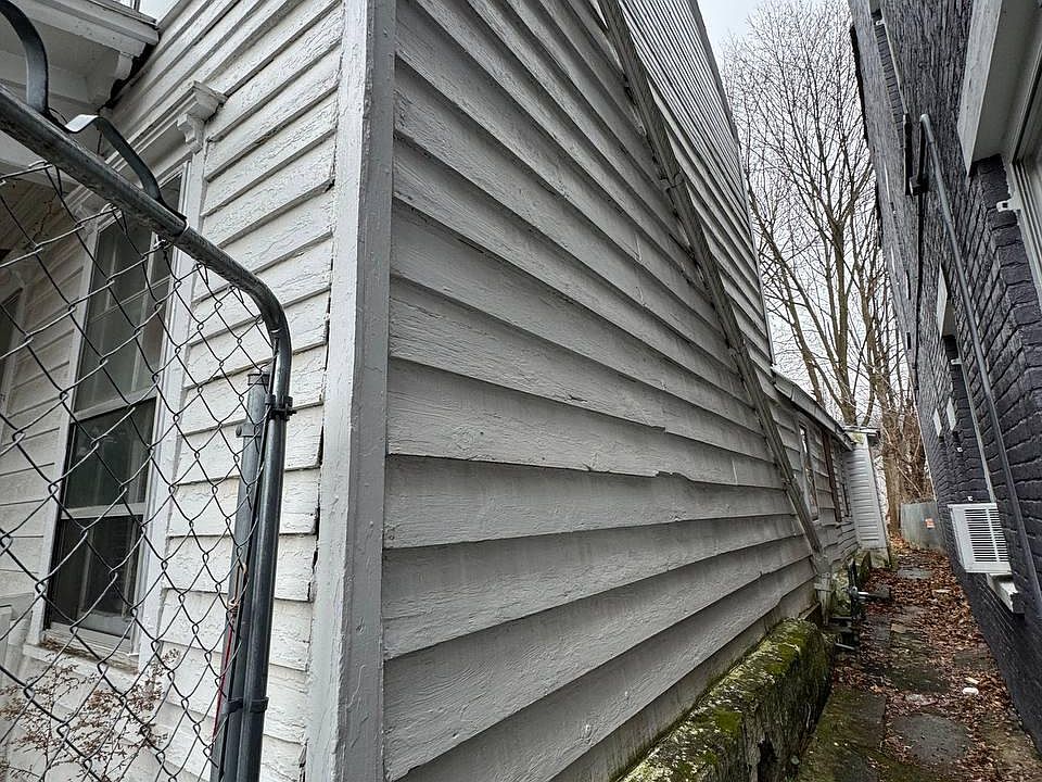 2nd image of 640 4th Avenue
