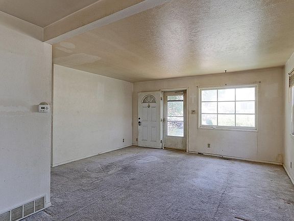 3rd image of 9460 High St
