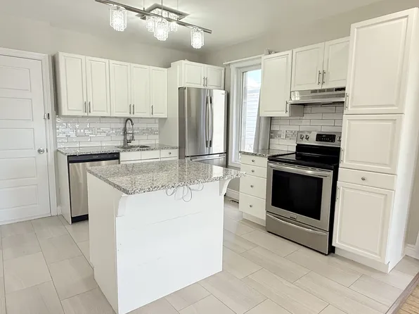 1396 Lillian Ave, Windsor, ON N8X 4A5
