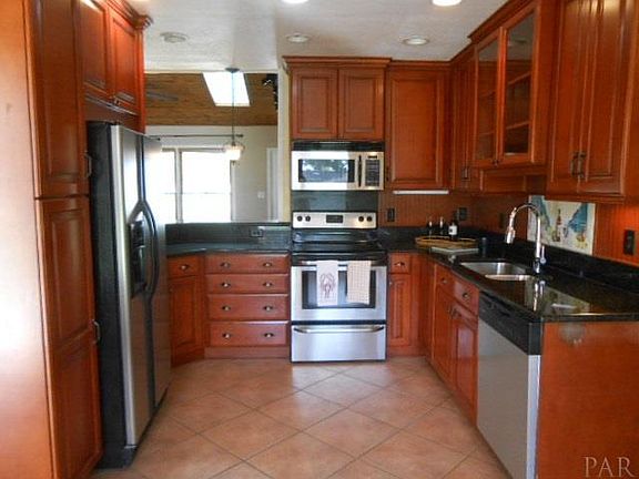 5th image of 414 N 75th Ave