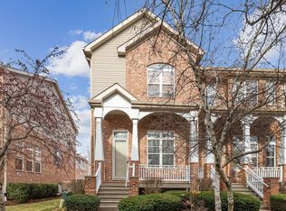 6123 River Bend Dr, Lisle, IL 60532