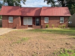 210 W Lincoln St, Frontenac, KS 66763