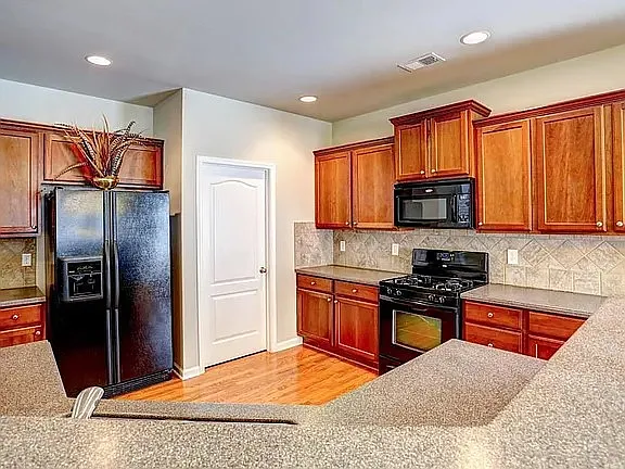 3105 Deercrest Ct — Photo 2
