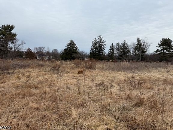 4th image of 23 Coddington Road