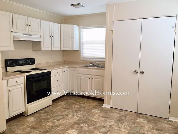 4th image of 4153 Saylor St