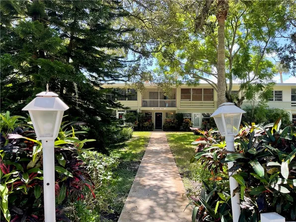 677 Royal Palm Blvd APT 22, Vero Beach, FL 32960