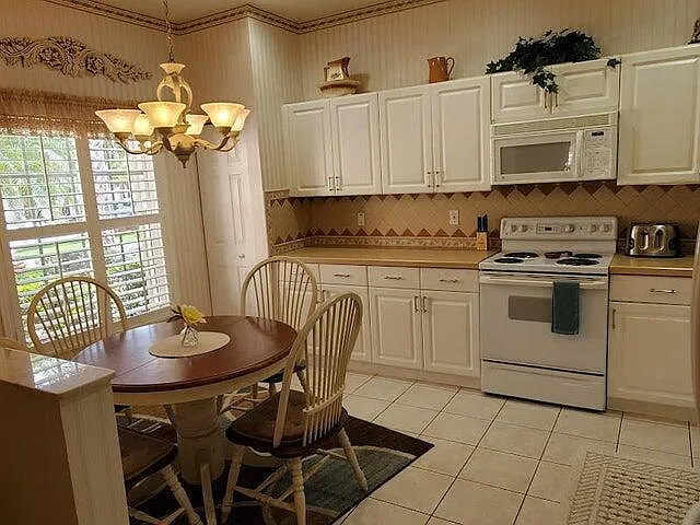 430 NW Lismore Ln — Photo 7