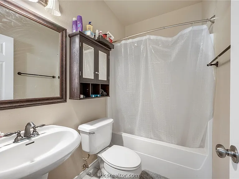 114 Lynn Dr — Photo 20