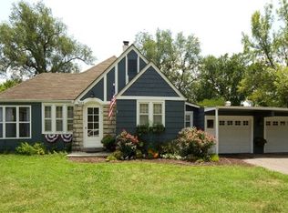 7609 NW Blue Grass Dr, Kansas City, MO 64152