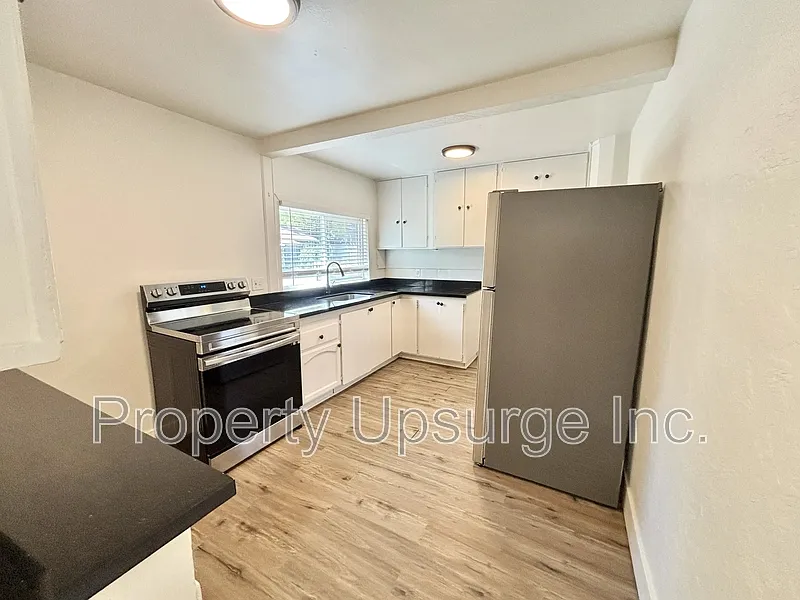 3 bed, 1.0 bath, 1062 sqft, $1,295 — Photo 2