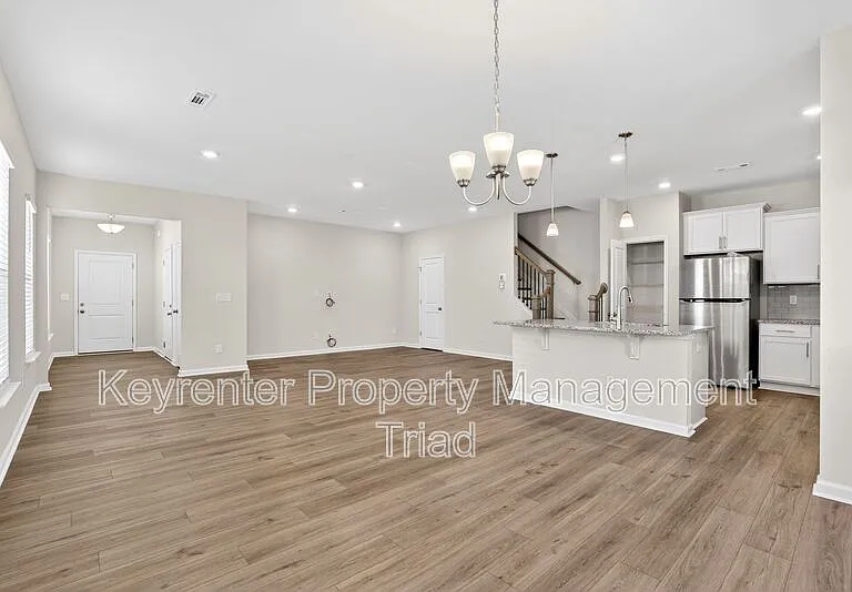 4009 Beckton Trl — Photo 5