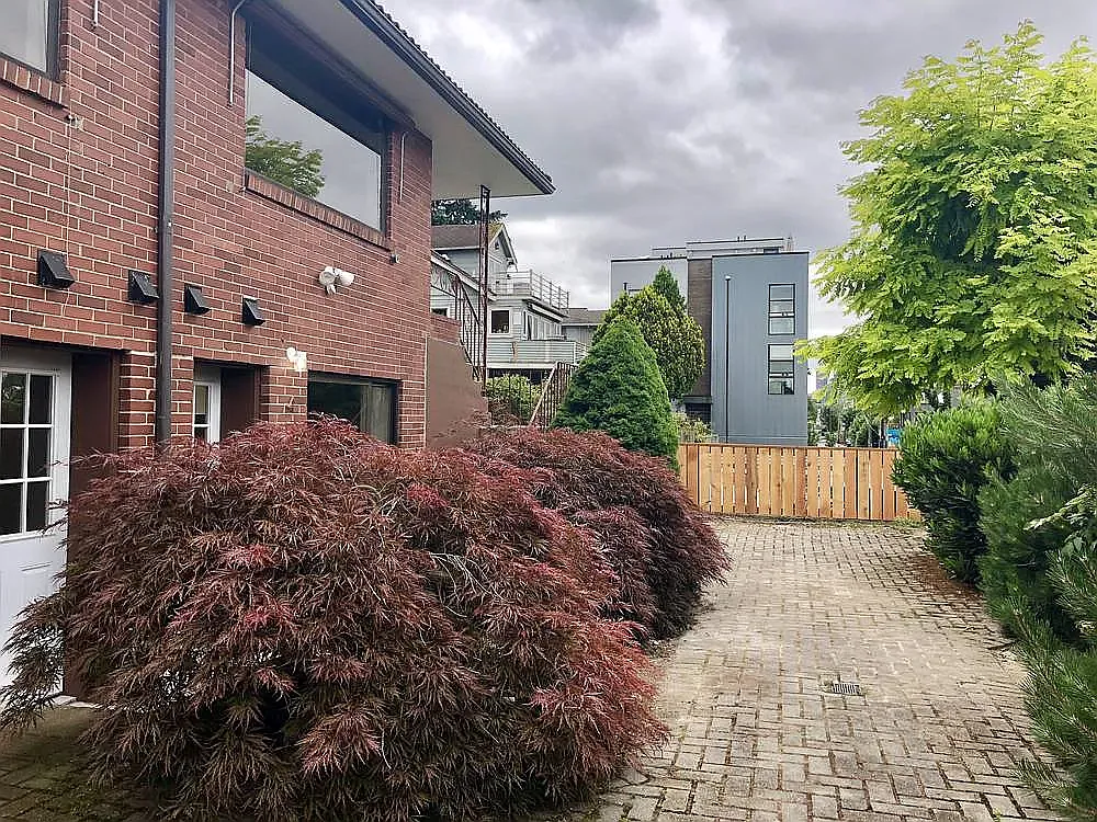 2 bed, 745 sqft, $2,200 — Photo 1
