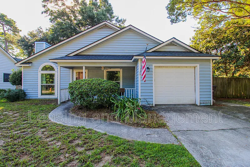 1240 Llewellyn Rd