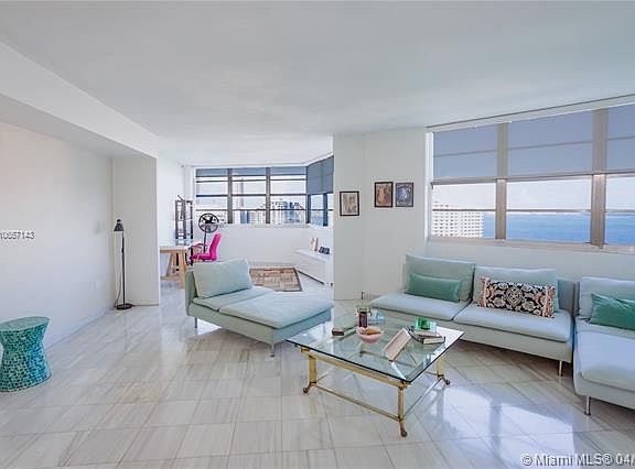 4th image of 905 Brickell Bay Dr APT 1930