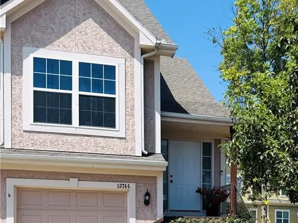 13744 Grove Ave, Bonner Springs, KS 66012
