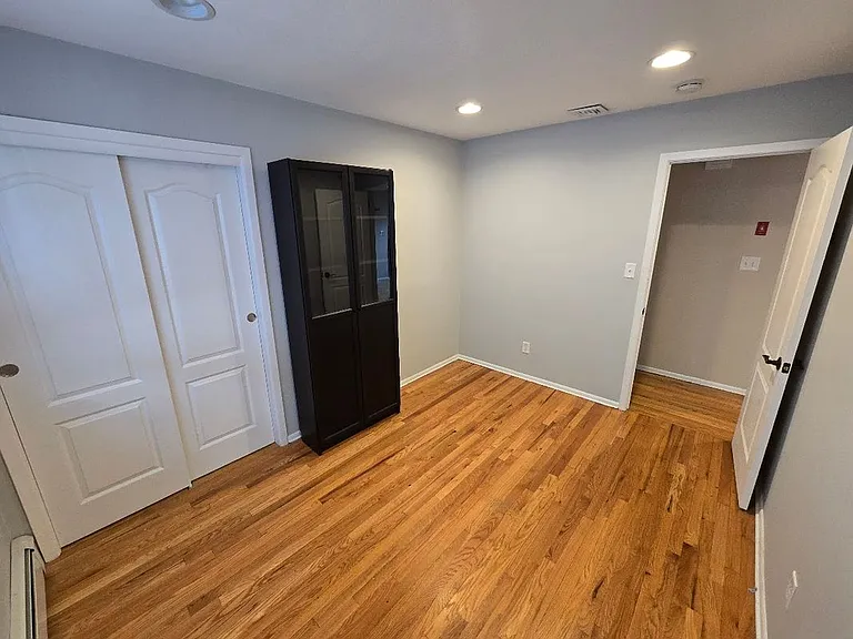 318 E 54th St #2 — Photo 7