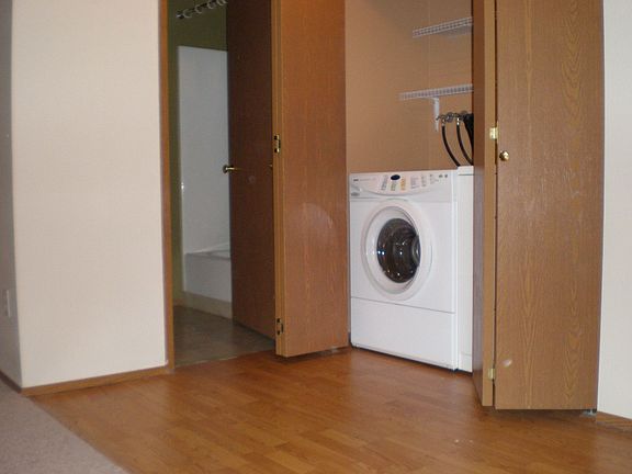 5th image of 506 Celery Ave