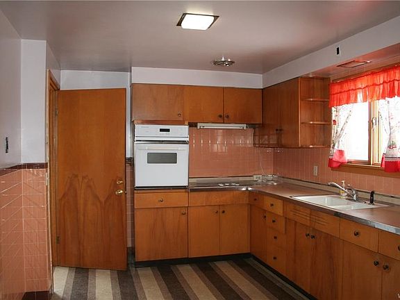 5th image of 26 Petan Dr