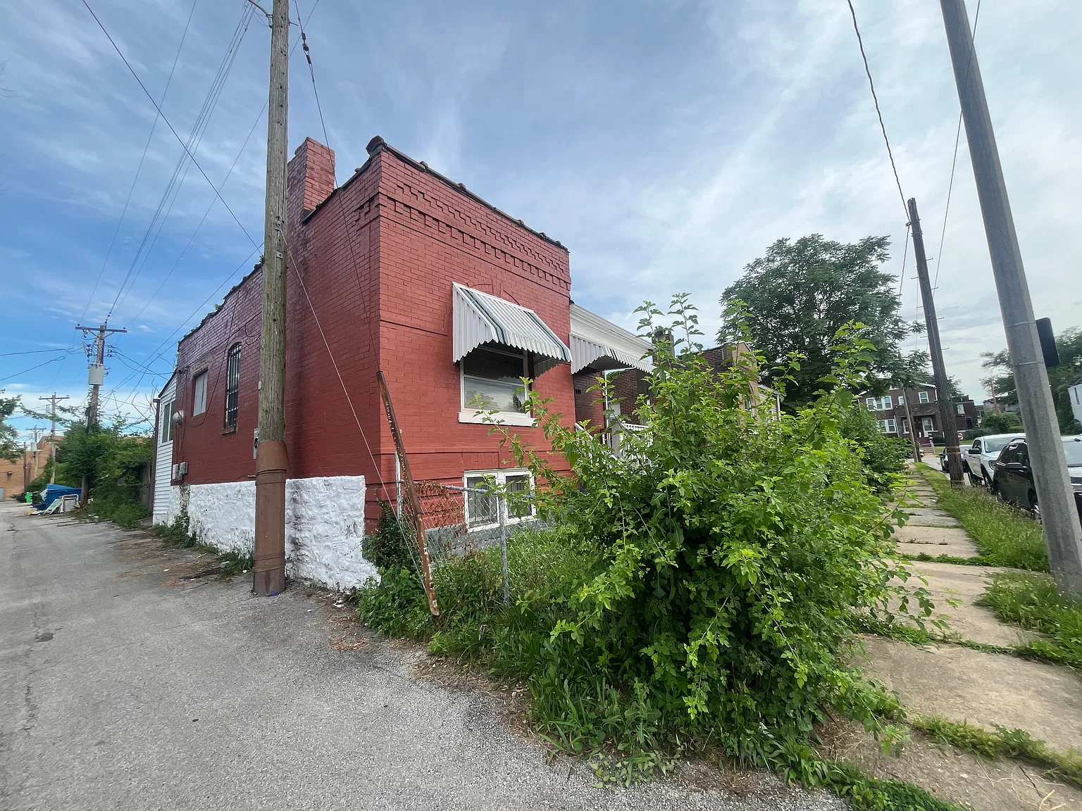 2 bed, 734 sqft, $1,000 — Photo 2