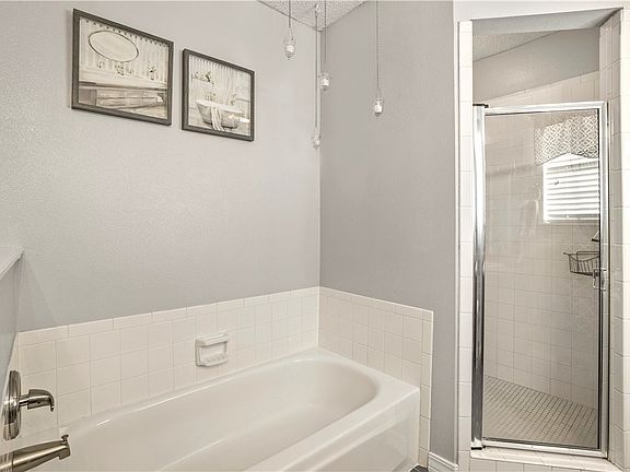 4th image of 3055 N Quartz Dr