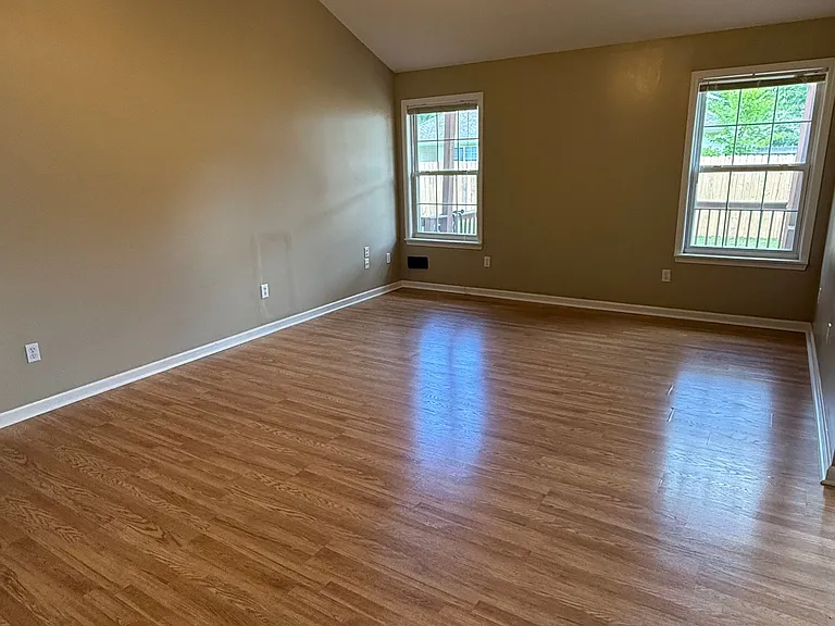 701 Manhattan Dr — Photo 13