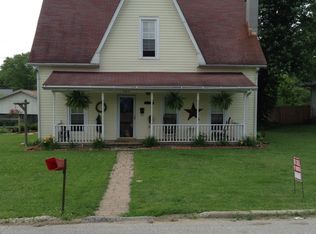 521 SE 1st St, Paoli, IN 47454