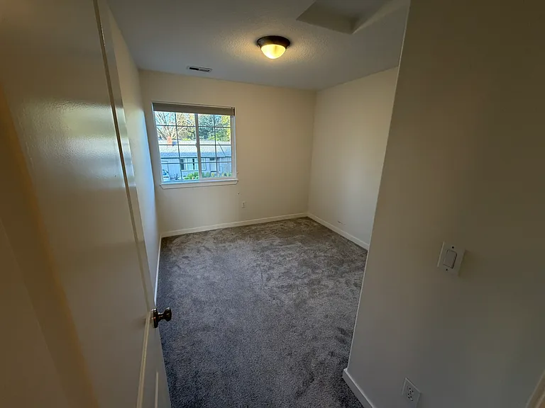 239 N Cedar St — Photo 14