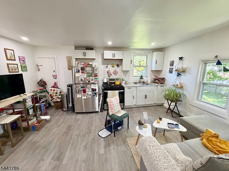 390 Orange Rd #5 — Photo 2