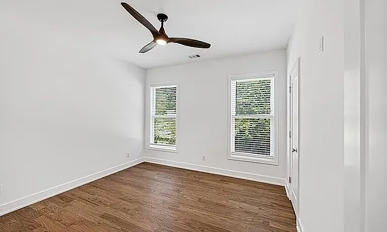 985 McDaniel St SW — Photo 34