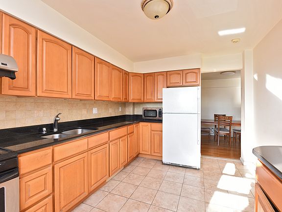 4th image of 29-30 137th St APT 6K