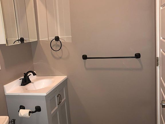 5th image of 291 Magnolia Ave Floor 2