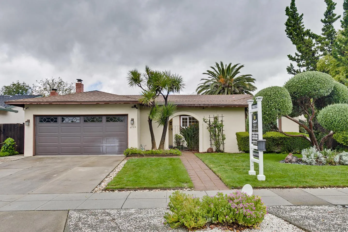 6239 Dunn Ave photo 1