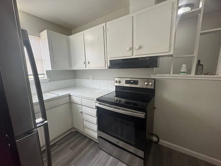 204 W Garden Dr — Photo 5