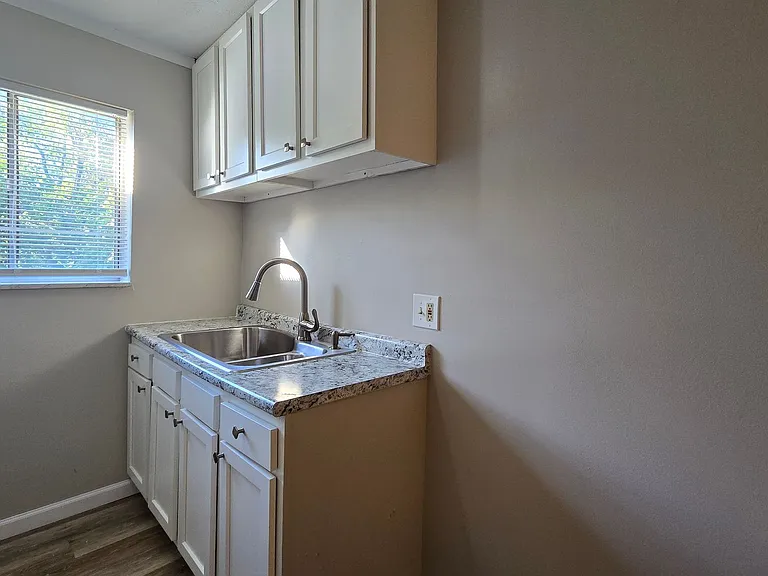 1599 Glen Parker Ave #11 — Photo 6