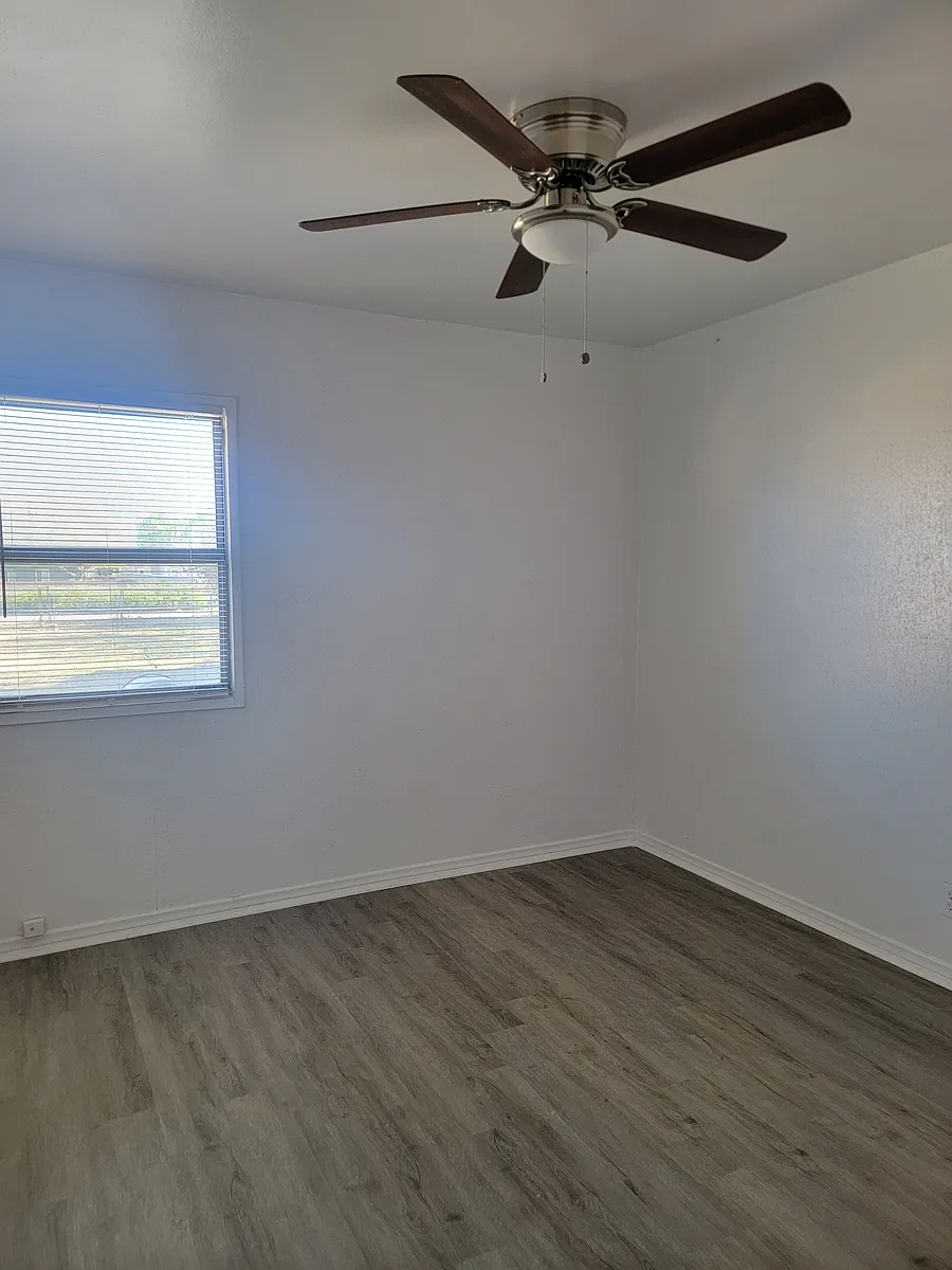 Building Photo - 2042 Panamint St