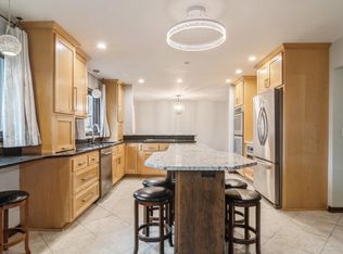 2332 Tioga Ct, New Brighton, MN 55112