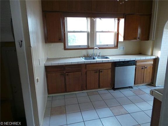 5th image of 672 Noah Ave