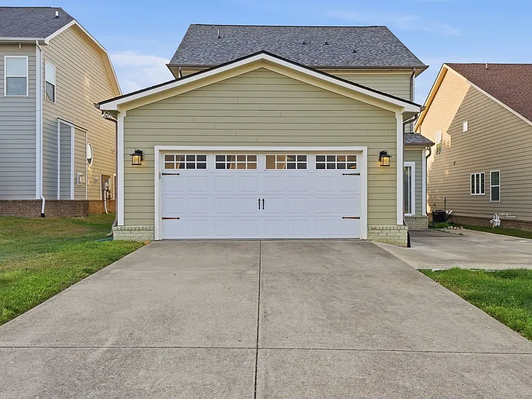 623 Streamside Ln — Photo 39