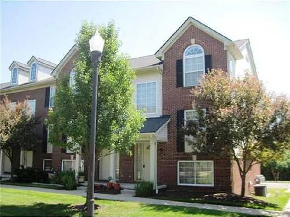 3156 Promenade Cir