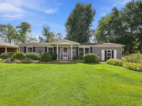 807 Fern Dr, Versailles, IN 47042